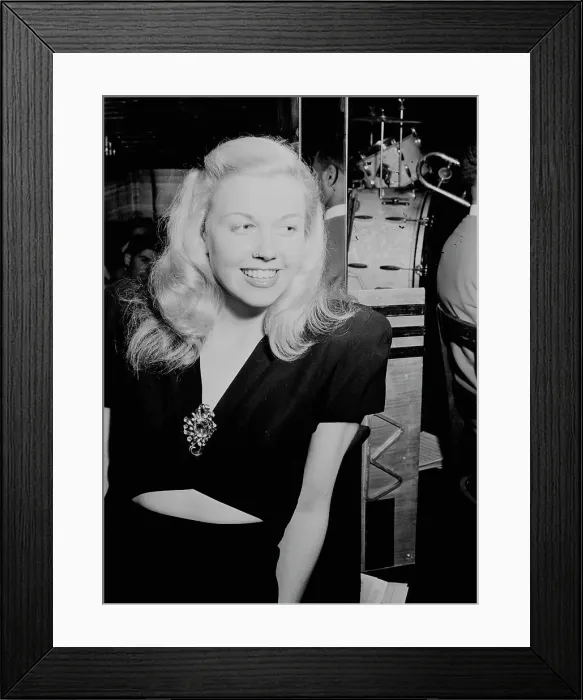 Framed Print : Portrait of Doris Day, Aquarium, New York, N.Y. ca. July 1946. Creator: William Paul Gottlieb Framed Print : Portrait of Doris Day, Aquarium, New York, N.Y. ca. July 1946. Creator: William Paul Gottlieb