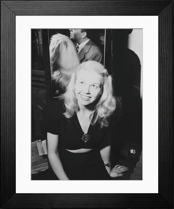 Framed Print : Portrait of Doris Day and Les Brown, Aquarium, New York, N.Y. ca. July 1946. Creator: William Paul Gottlieb Framed Print : Portrait of Doris Day and Les Brown, Aquarium, New York, N.Y. ca. July 1946. Creator: William Paul Gottlieb