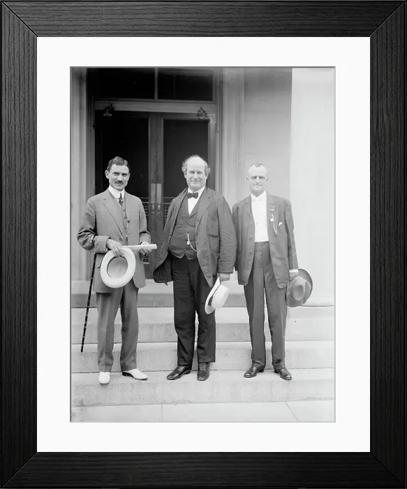 Framed Print : Richard Lee Metcalfe, Civ. Gov. Canal Zone, with Min. Morales of Panama And Sec. Bryan, 1913. Creator: Harris & Ewing. Richard Lee Metcalfe, Civ. Gov. Canal Zone, with Min. Morales of Panama And Sec. Bryan, 1913. Creator: Harris & Ewing Framed Print : Richard Lee Metcalfe, Civ. Gov. Canal Zone, with Min. Morales of Panama And Sec. Bryan, 1913. Creator: Harris & Ewing. Richard Lee Metcalfe, Civ. Gov. Canal Zone, with Min. Morales of Panama And Sec. Bryan, 1913. Creator: Harris & Ewing