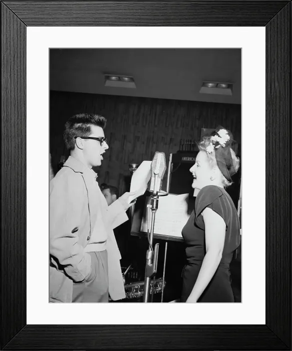 Framed Print : Portrait of Johnny Desmond and Helen Whiting, New York, N.Y. 1946. Creator: William Paul Gottlieb Framed Print : Portrait of Johnny Desmond and Helen Whiting, New York, N.Y. 1946. Creator: William Paul Gottlieb
