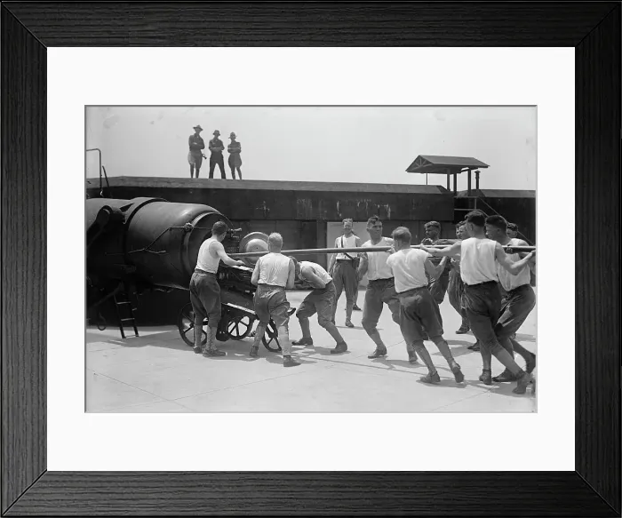 Framed Print : Military Training - Loading Big Gun, 1917 or 1918. Creator: Harris & Ewing. Military Training - Loading Big Gun, 1917 or 1918. Creator: Harris & Ewing Framed Print : Military Training - Loading Big Gun, 1917 or 1918. Creator: Harris & Ewing. Military Training - Loading Big Gun, 1917 or 1918. Creator: Harris & Ewing