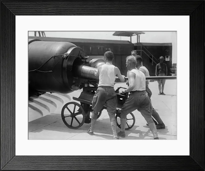 Framed Print : Military Training - Loading Big Gun, 1917 or 1918. Creator: Harris & Ewing. Military Training - Loading Big Gun, 1917 or 1918. Creator: Harris & Ewing Framed Print : Military Training - Loading Big Gun, 1917 or 1918. Creator: Harris & Ewing. Military Training - Loading Big Gun, 1917 or 1918. Creator: Harris & Ewing