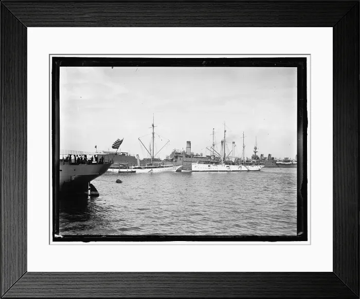 Framed Print : Veracruz, Mexico?, between 1914 and 1917. Creator: Harris & Ewing. Veracruz, Mexico?, between 1914 and 1917. Creator: Harris & Ewing Framed Print : Veracruz, Mexico?, between 1914 and 1917. Creator: Harris & Ewing. Veracruz, Mexico?, between 1914 and 1917. Creator: Harris & Ewing