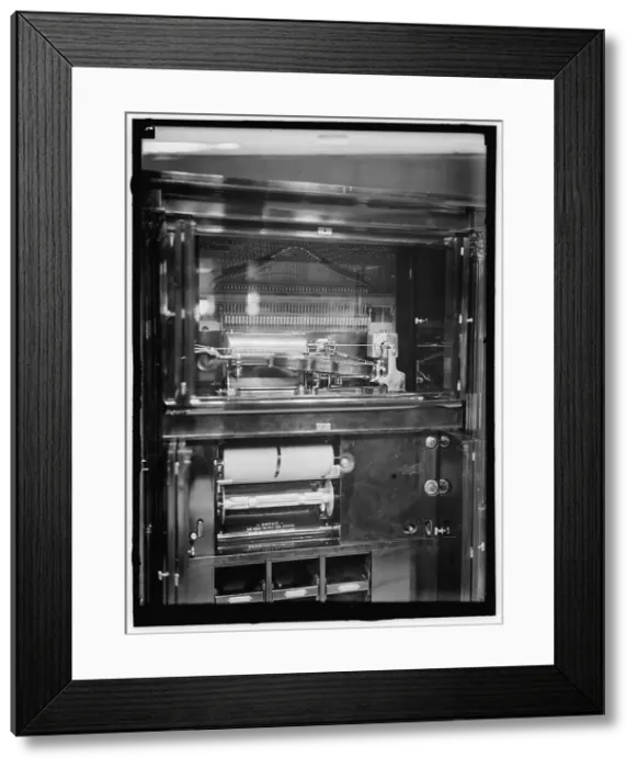 Framed Print : Violano Virtuoso, between 1914 and 1917. Creator: Harris & Ewing. Violano Virtuoso, between 1914 and 1917. Creator: Harris & Ewing Framed Print : Violano Virtuoso, between 1914 and 1917. Creator: Harris & Ewing. Violano Virtuoso, between 1914 and 1917. Creator: Harris & Ewing