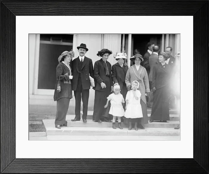 Framed Print : Judge Ben B. Lindsey, Mrs. Lindsey... 1914. Creator: Harris & Ewing. Judge Ben B. Lindsey, Mrs. Lindsey... 1914. Creator: Harris & Ewing