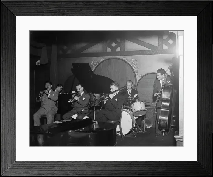 Framed Print : Portrait of Ernie Caceres, Bobby Hackett, Freddie Ohms, and George Wettling, Nick's... N.Y. 1946. Creator: William Paul Gottlieb Framed Print : Portrait of Ernie Caceres, Bobby Hackett, Freddie Ohms, and George Wettling, Nick's... N.Y. 1946. Creator: William Paul Gottlieb