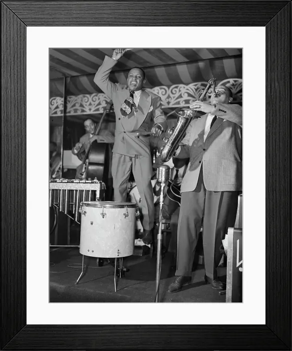 Framed Print : Portrait of Lionel Hampton and Arnett Cobb, Aquarium, New York, N.Y. ca. June 1946. Creator: William Paul Gottlieb Framed Print : Portrait of Lionel Hampton and Arnett Cobb, Aquarium, New York, N.Y. ca. June 1946. Creator: William Paul Gottlieb
