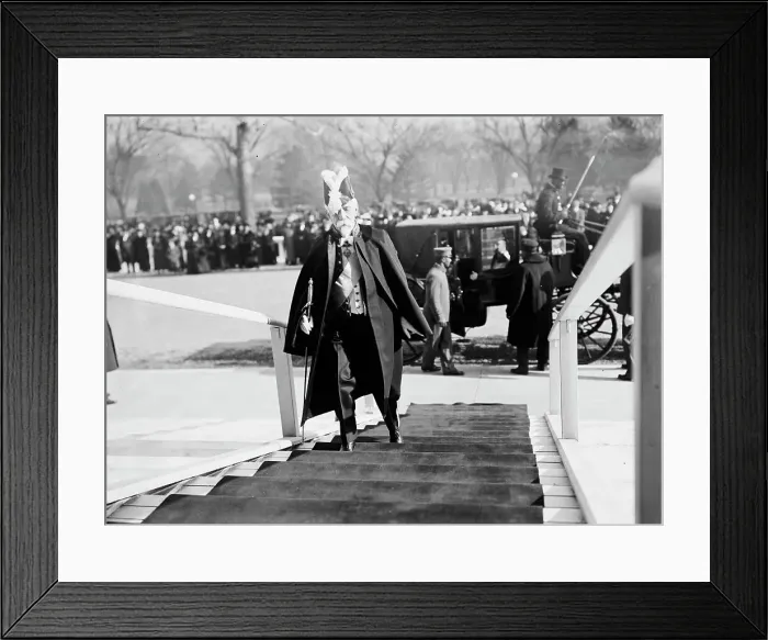 Framed Print : New Years Breakfasts, Pan American Union, 1913. Creator: Harris & Ewing. New Years Breakfasts, Pan American Union, 1913. Creator: Harris & Ewing Framed Print : New Years Breakfasts, Pan American Union, 1913. Creator: Harris & Ewing. New Years Breakfasts, Pan American Union, 1913. Creator: Harris & Ewing