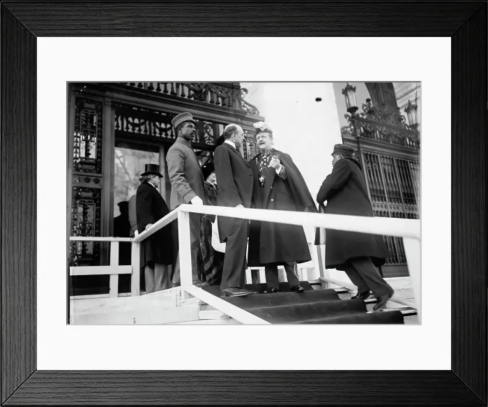 Framed Print : New Years Breakfasts, Pan American Union, 1913. Creator: Harris & Ewing. New Years Breakfasts, Pan American Union, 1913. Creator: Harris & Ewing Framed Print : New Years Breakfasts, Pan American Union, 1913. Creator: Harris & Ewing. New Years Breakfasts, Pan American Union, 1913. Creator: Harris & Ewing