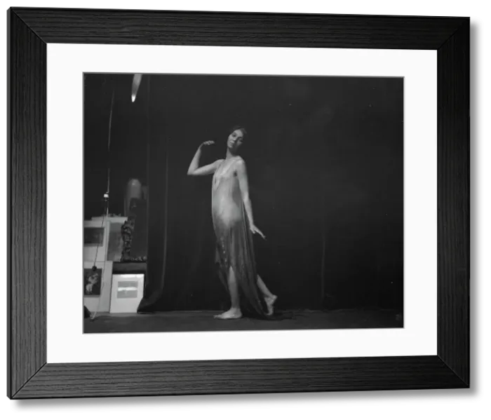 Framed Print : Elsie Dufour dancer, between 1918 and 1920. Creator: Arnold Genthe Framed Print : Elsie Dufour dancer, between 1918 and 1920. Creator: Arnold Genthe