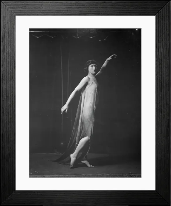 Framed Print : Elsie Dufour dancer, between 1918 and 1920. Creator: Arnold Genthe Framed Print : Elsie Dufour dancer, between 1918 and 1920. Creator: Arnold Genthe