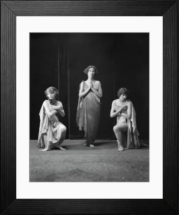 Framed Print : Isadora Duncan dancers, between 1915 and 1923. Creator: Arnold Genthe Framed Print : Isadora Duncan dancers, between 1915 and 1923. Creator: Arnold Genthe