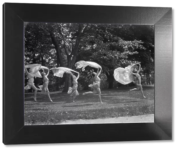 Isadora Duncan dancers, between 1915 and 1923. Creator: Arnold Genthe