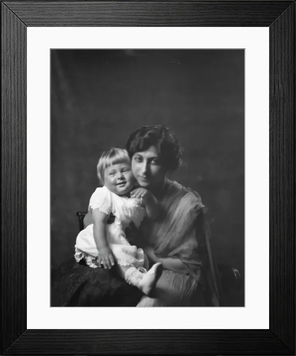 Framed Print : Magre, Mrs. and child, portrait photograph, 1919 Creator: Arnold Genthe Framed Print : Magre, Mrs. and child, portrait photograph, 1919 Creator: Arnold Genthe