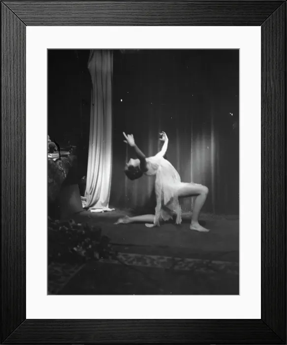 Framed Print : Noyes, Florence, between 1915 and 1918. Creator: Arnold Genthe