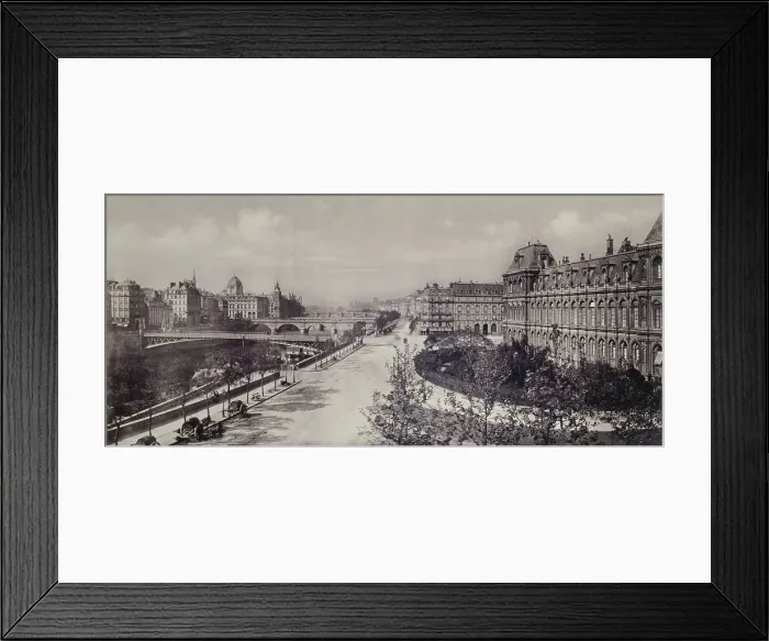 Framed Print : Le quai Pelletier et l'Hôtel de Ville (vue prise du quai de la Grève), 4ème arrondiss...c1845-1885. Creators: Frederic Martens, Goupil and Co Framed Print : Le quai Pelletier et l'Hôtel de Ville (vue prise du quai de la Grève), 4ème arrondiss...c1845-1885. Creators: Frederic Martens, Goupil and Co