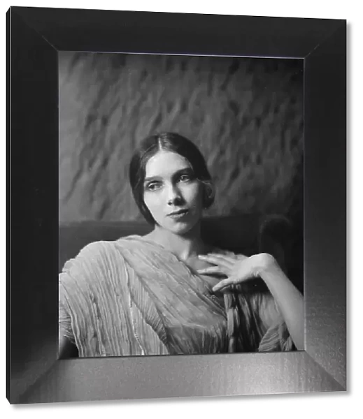 Severn, Margaret, Miss, portrait photograph, 1923 Creator: Arnold Genthe