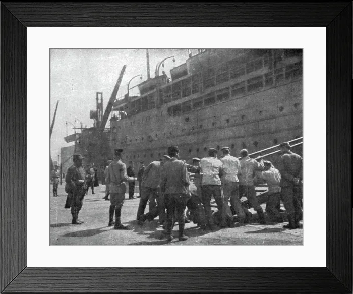 Framed Print : Le Periple des Russes : De Moscou a Marseille par la Siberie, les Mers de Chine et des... 1916. Creator: Unknown Framed Print : Le Periple des Russes : De Moscou a Marseille par la Siberie, les Mers de Chine et des... 1916. Creator: Unknown