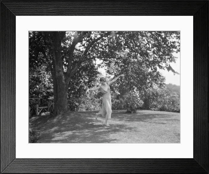 Framed Print : Elsie Dufour dancer, between 1918 and 1920. Creator: Arnold Genthe