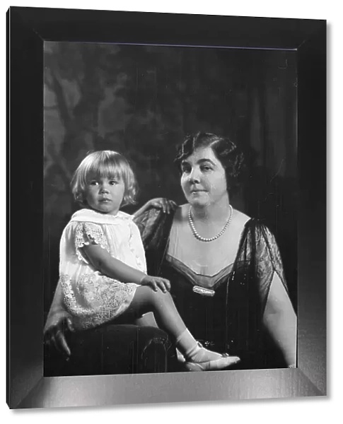 Carrington, Audrey, and daughter, portrait photograph, 1926 or 1927. Creator: Arnold Genthe