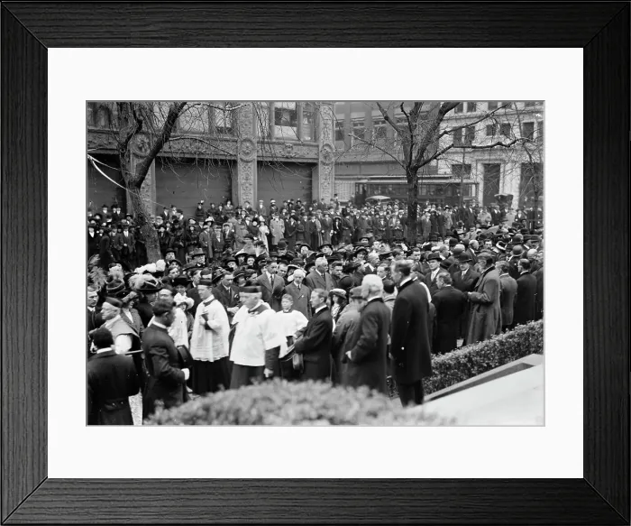 Framed Print : Pan American Mass - Thanksgiving Day at St. Patrick's. Groups at St. Patrick's, 1914. Creator: Harris & Ewing. Pan American Mass - Thanksgiving Day at St. Patrick's. Groups at St. Patrick's, 1914. Creator: Harris & Ewing Framed Print : Pan American Mass - Thanksgiving Day at St. Patrick's. Groups at St. Patrick's, 1914. Creator: Harris & Ewing. Pan American Mass - Thanksgiving Day at St. Patrick's. Groups at St. Patrick's, 1914. Creator: Harris & Ewing