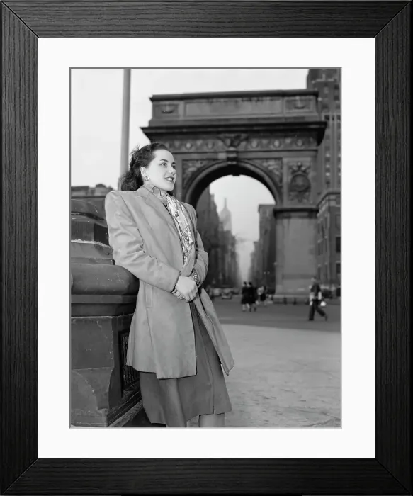 Framed Print : Portrait of Ann Hathaway, Washington Square, New York, N.Y. ca. May 1947. Creator: William Paul Gottlieb Framed Print : Portrait of Ann Hathaway, Washington Square, New York, N.Y. ca. May 1947. Creator: William Paul Gottlieb