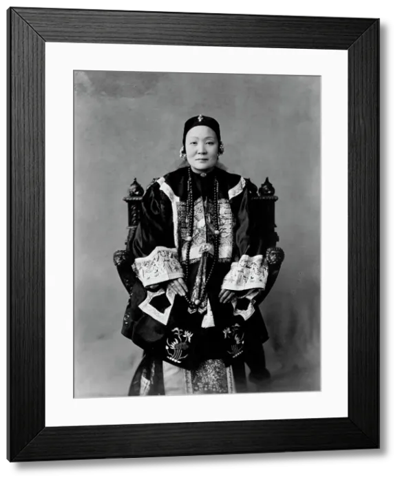 Framed Print : Mme. Wu Ting Fang, between 1890 and 1910. Creator: Frances Benjamin Johnston Framed Print : Mme. Wu Ting Fang, between 1890 and 1910. Creator: Frances Benjamin Johnston