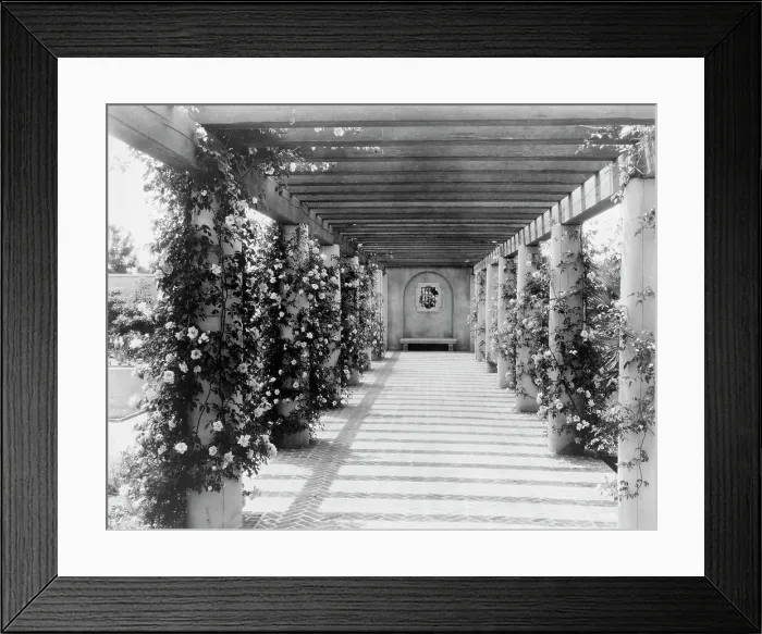Framed Print : Mi Suen~o, Herbert Coppell house, 1245 South Grand Avenue, Pasadena, California, 1917. Creator: Frances Benjamin Johnston. Mi Suen~o, Herbert Coppell house, 1245 South Grand Avenue, Pasadena, California, 1917 Framed Print : Mi Suen~o, Herbert Coppell house, 1245 South Grand Avenue, Pasadena, California, 1917. Creator: Frances Benjamin Johnston. Mi Suen~o, Herbert Coppell house, 1245 South Grand Avenue, Pasadena, California, 1917