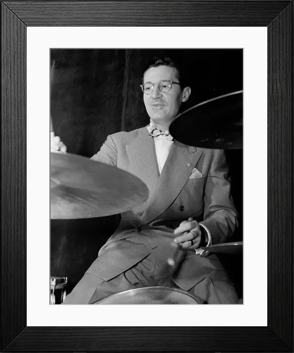 Framed Print : Portrait of Ray McKinley, Hotel Commodore, New York, N.Y. ca. Apr. 1946. Creator: William Paul Gottlieb Framed Print : Portrait of Ray McKinley, Hotel Commodore, New York, N.Y. ca. Apr. 1946. Creator: William Paul Gottlieb