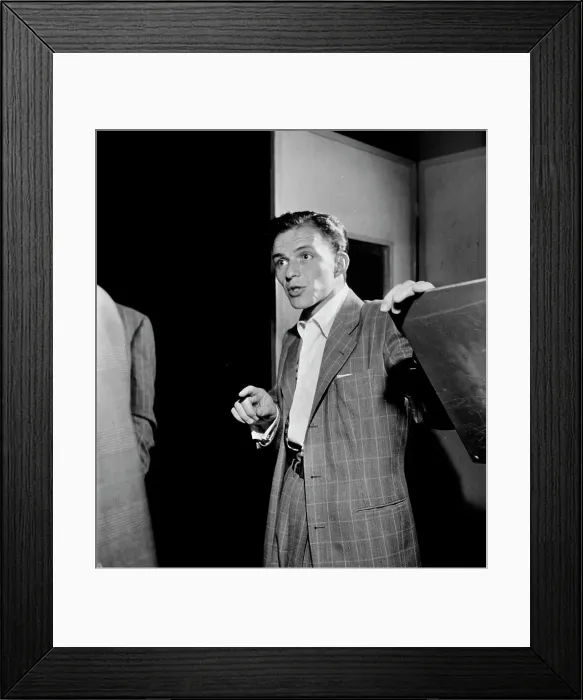Framed Print : Portrait of Frank Sinatra, Liederkrantz Hall, New York, N.Y. ca. 1947. Creator: William Paul Gottlieb Framed Print : Portrait of Frank Sinatra, Liederkrantz Hall, New York, N.Y. ca. 1947. Creator: William Paul Gottlieb