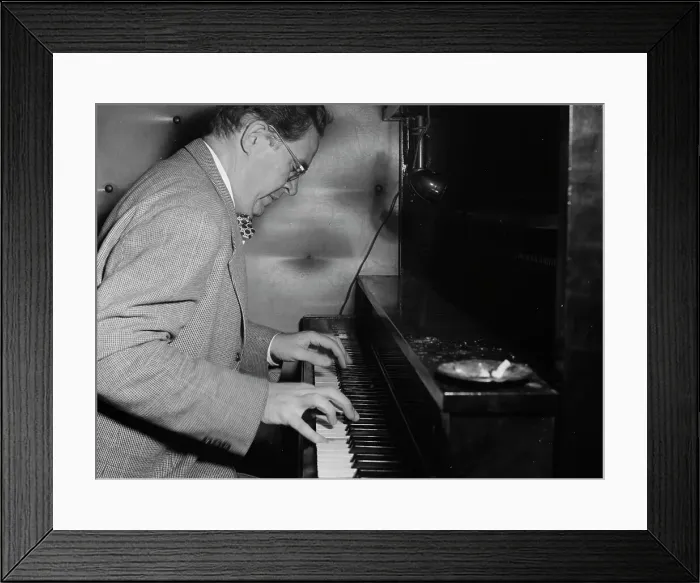 Framed Print : Portrait of Joe Sullivan, New York, N.Y. ca. Jan. 1947. Creator: William Paul Gottlieb Framed Print : Portrait of Joe Sullivan, New York, N.Y. ca. Jan. 1947. Creator: William Paul Gottlieb