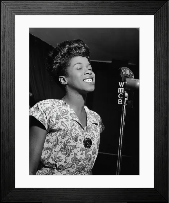 Framed Print : Portrait of Sarah Vaughan, Café Society (Downtown), New York, N.Y. ca. Sept. 1946. Creator: William Paul Gottlieb Framed Print : Portrait of Sarah Vaughan, Café Society (Downtown), New York, N.Y. ca. Sept. 1946. Creator: William Paul Gottlieb