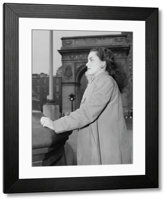 Framed Print : Portrait of Ann Hathaway, Washington Square, New York, N.Y. ca. May 1947. Creator: William Paul Gottlieb Framed Print : Portrait of Ann Hathaway, Washington Square, New York, N.Y. ca. May 1947. Creator: William Paul Gottlieb