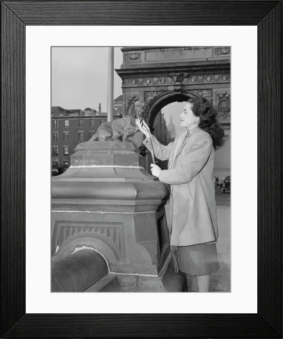 Framed Print : Portrait of Ann Hathaway, Washington Square, New York, N.Y. ca. May 1947. Creator: William Paul Gottlieb Framed Print : Portrait of Ann Hathaway, Washington Square, New York, N.Y. ca. May 1947. Creator: William Paul Gottlieb