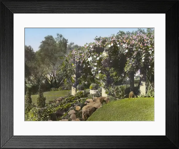 Framed Print : Mrs. Francis Lemoine Loring house, 700 South San Rafael Avenue, Pasadena, California, 1917. Creator: Frances Benjamin Johnston Framed Print : Mrs. Francis Lemoine Loring house, 700 South San Rafael Avenue, Pasadena, California, 1917. Creator: Frances Benjamin Johnston