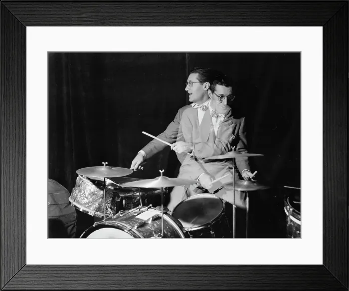 Framed Print : Portrait of Ray McKinley, Hotel Commodore, New York, N.Y. ca. Apr. 1946. Creator: William Paul Gottlieb Framed Print : Portrait of Ray McKinley, Hotel Commodore, New York, N.Y. ca. Apr. 1946. Creator: William Paul Gottlieb