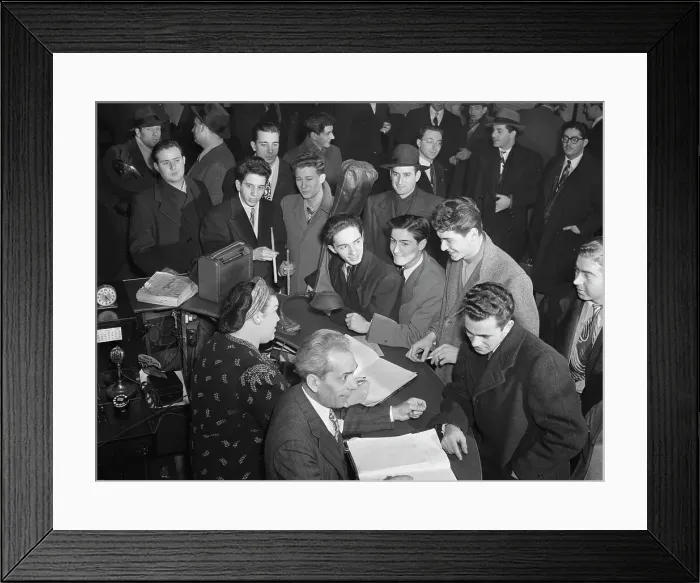 Framed Print : Portrait of Vincent Nola and Elojean Swanson, Nola's, New York, N.Y. ca. Feb. 1947. Creator: William Paul Gottlieb Framed Print : Portrait of Vincent Nola and Elojean Swanson, Nola's, New York, N.Y. ca. Feb. 1947. Creator: William Paul Gottlieb