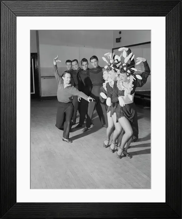 Framed Print : Portrait of Lee Sherman, Radio City Music Hall, New York, N.Y. ca. June 1947. Creator: William Paul Gottlieb Framed Print : Portrait of Lee Sherman, Radio City Music Hall, New York, N.Y. ca. June 1947. Creator: William Paul Gottlieb