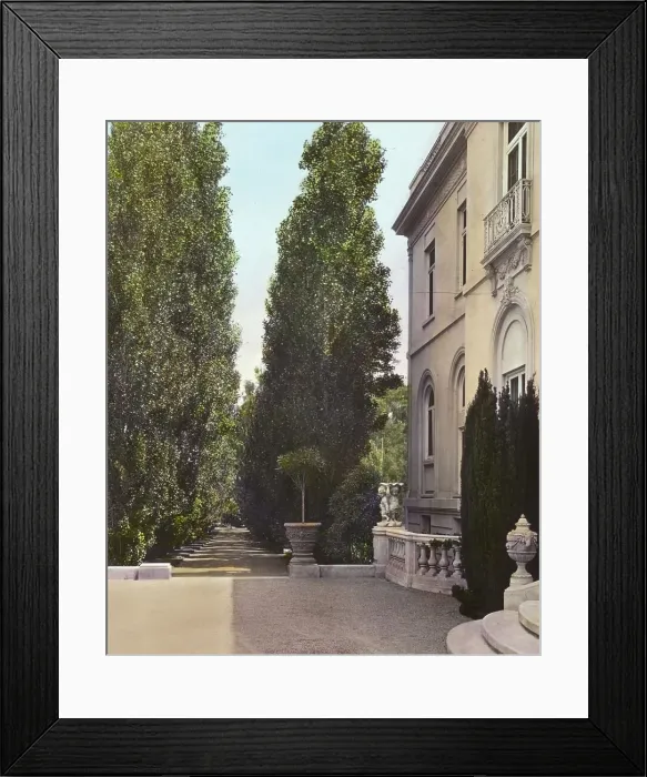 Framed Print : Newmar, Senator George Almer Newhall house, 1761 Manor Drive, Hillsborough, California, 1917. Creator: Frances Benjamin Johnston. Newmar, Senator George Almer Newhall house, 1761 Manor Drive, Hillsborough, California, 1917 Framed Print : Newmar, Senator George Almer Newhall house, 1761 Manor Drive, Hillsborough, California, 1917. Creator: Frances Benjamin Johnston. Newmar, Senator George Almer Newhall house, 1761 Manor Drive, Hillsborough, California, 1917
