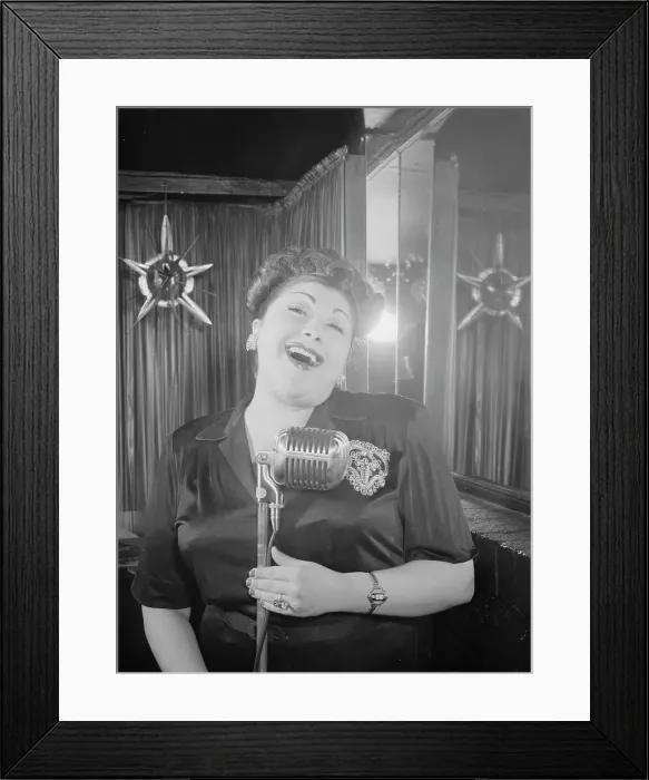 Framed Print : Portrait of Sylvia Syms, Little Casino(?), New York, N.Y. ca. June 1947. Creator: William Paul Gottlieb Framed Print : Portrait of Sylvia Syms, Little Casino(?), New York, N.Y. ca. June 1947. Creator: William Paul Gottlieb