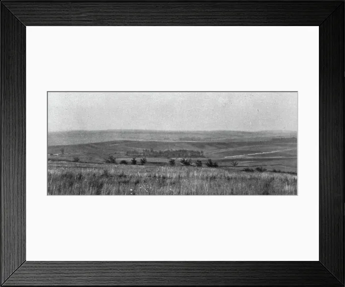 Framed Print : Panoramas du champ de bataille, a l'ouest de la Meuse; a l'horizon, au centre... 1916. Creator: Unknown Framed Print : Panoramas du champ de bataille, a l'ouest de la Meuse; a l'horizon, au centre... 1916. Creator: Unknown