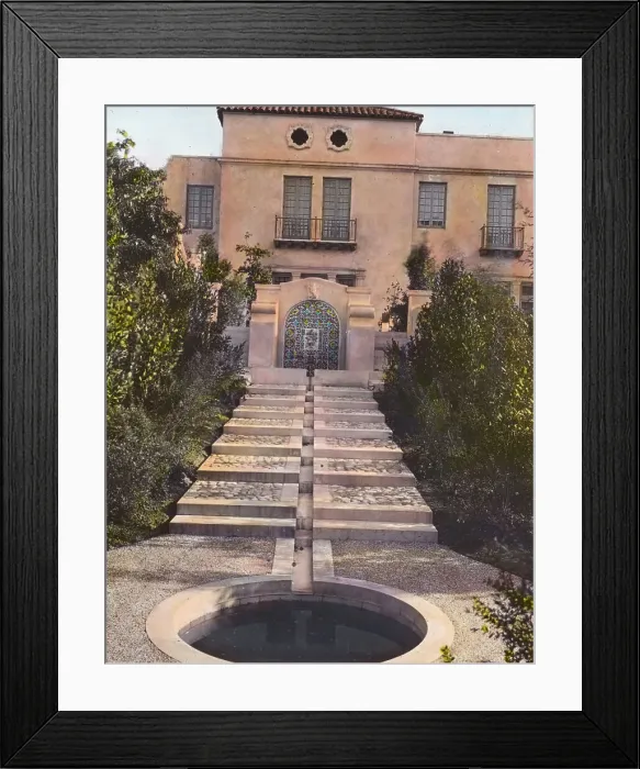Framed Print : Mi Suen~o, Herbert Coppell house, 1245 South Grand Avenue, Pasadena, California, 1917. Creator: Frances Benjamin Johnston. Mi Suen~o, Herbert Coppell house, 1245 South Grand Avenue, Pasadena, California, 1917 Framed Print : Mi Suen~o, Herbert Coppell house, 1245 South Grand Avenue, Pasadena, California, 1917. Creator: Frances Benjamin Johnston. Mi Suen~o, Herbert Coppell house, 1245 South Grand Avenue, Pasadena, California, 1917