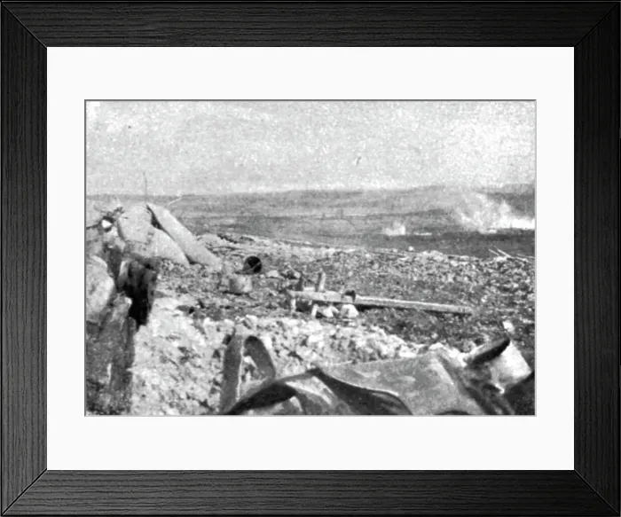 Framed Print : Une semaine de combats sur la rive gauche de la Meuse; 14 mars (13 heures)... 1916. Creator: Unknown Framed Print : Une semaine de combats sur la rive gauche de la Meuse; 14 mars (13 heures)... 1916. Creator: Unknown