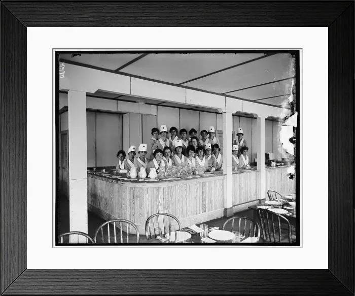 Framed Print : U.S. Food Administration, between 1917 and 1919. Creator: Harris & Ewing. U.S. Food Administration, between 1917 and 1919. Creator: Harris & Ewing Framed Print : U.S. Food Administration, between 1917 and 1919. Creator: Harris & Ewing. U.S. Food Administration, between 1917 and 1919. Creator: Harris & Ewing