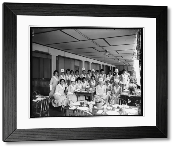 Framed Print : U.S. Food Administration, between 1917 and 1919. Creator: Harris & Ewing. U.S. Food Administration, between 1917 and 1919. Creator: Harris & Ewing