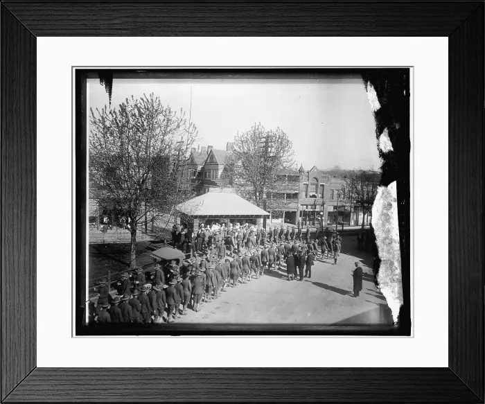 Framed Print : Red Cross, between 1910 and 1920. Creator: Harris & Ewing. Red Cross, between 1910 and 1920. Creator: Harris & Ewing Framed Print : Red Cross, between 1910 and 1920. Creator: Harris & Ewing. Red Cross, between 1910 and 1920. Creator: Harris & Ewing