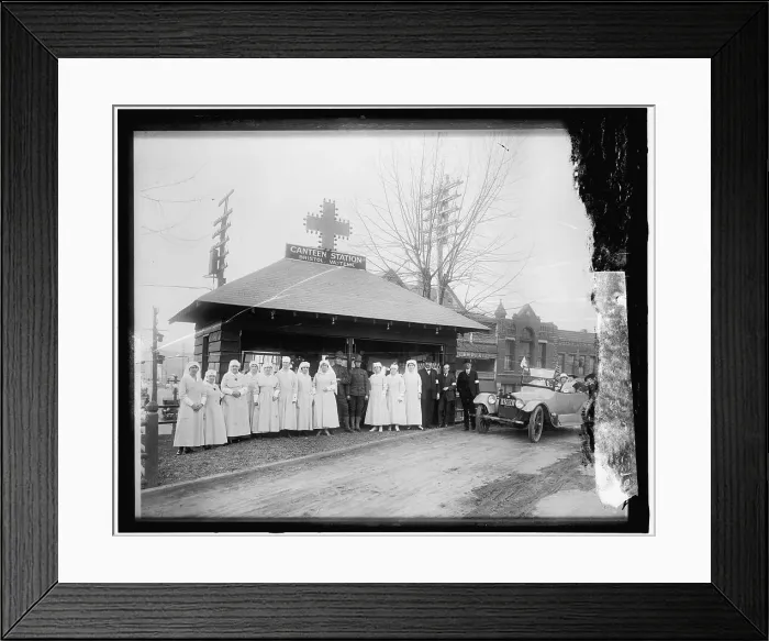 Framed Print : Red Cross: Canteen Station, Bristol, Va.-Tenn, between 1910 and 1920. Creator: Harris & Ewing. Red Cross: Canteen Station, Bristol, Va.-Tenn, between 1910 and 1920. Creator: Harris & Ewing Framed Print : Red Cross: Canteen Station, Bristol, Va.-Tenn, between 1910 and 1920. Creator: Harris & Ewing. Red Cross: Canteen Station, Bristol, Va.-Tenn, between 1910 and 1920. Creator: Harris & Ewing