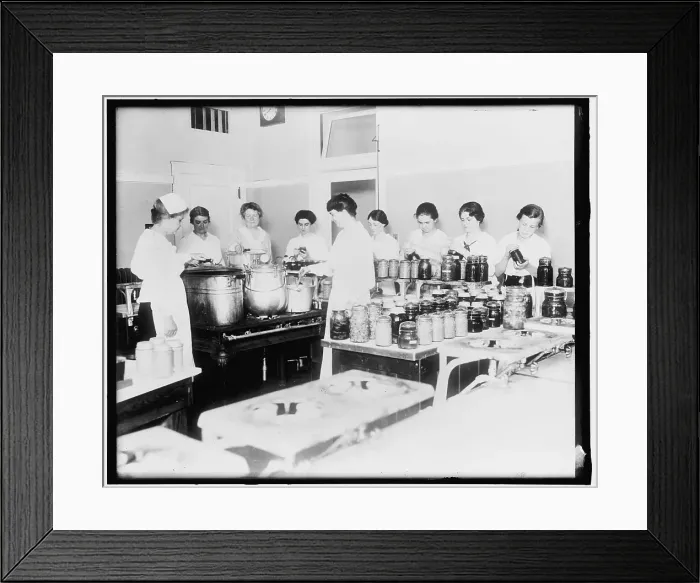 Framed Print : War Garden Commission, between 1910 and 1920. Creator: Harris & Ewing. War Garden Commission, between 1910 and 1920. Creator: Harris & Ewing Framed Print : War Garden Commission, between 1910 and 1920. Creator: Harris & Ewing. War Garden Commission, between 1910 and 1920. Creator: Harris & Ewing