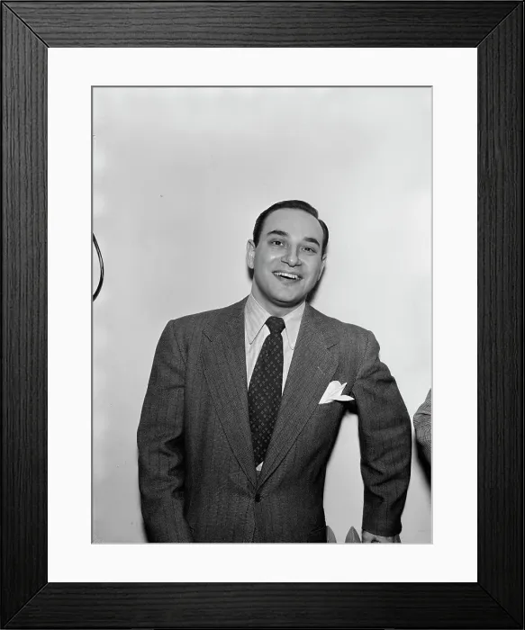 Framed Print : Portrait of Peanuts Hucko, New York, N.Y.(?), ca. Mar. 1947. Creator: William Paul Gottlieb Framed Print : Portrait of Peanuts Hucko, New York, N.Y.(?), ca. Mar. 1947. Creator: William Paul Gottlieb