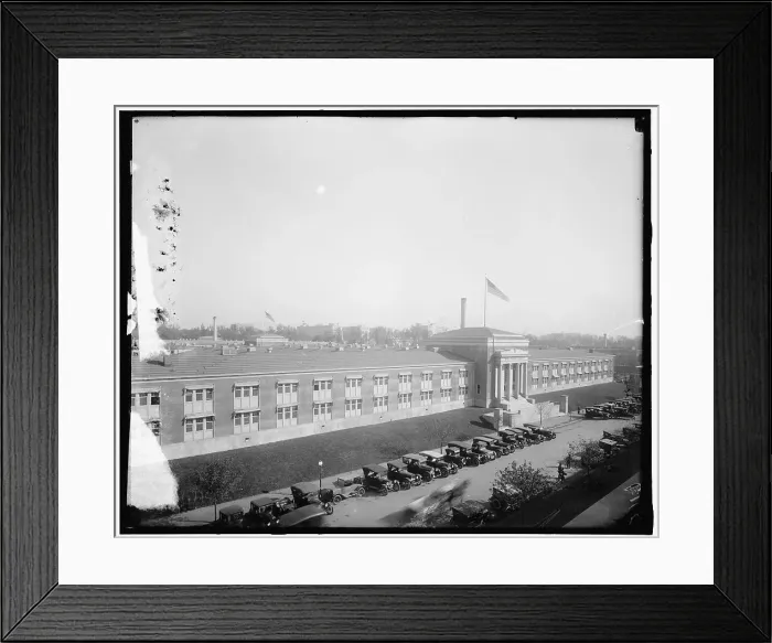 Framed Print : War Trade Board Bldg, between 1910 and 1920. Creator: Harris & Ewing. War Trade Board Bldg, between 1910 and 1920. Creator: Harris & Ewing Framed Print : War Trade Board Bldg, between 1910 and 1920. Creator: Harris & Ewing. War Trade Board Bldg, between 1910 and 1920. Creator: Harris & Ewing